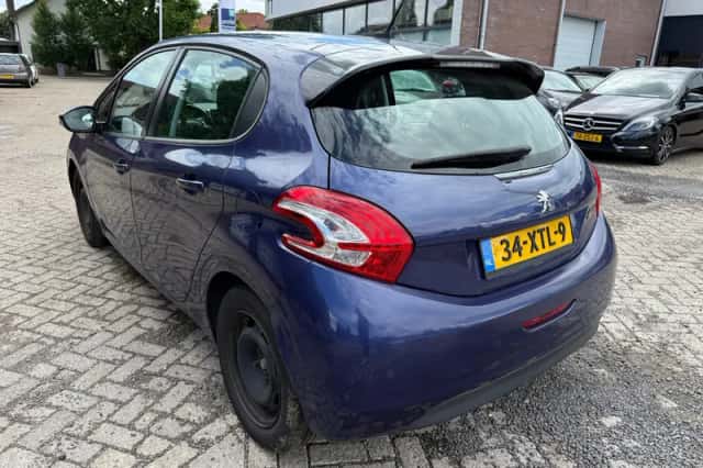 Peugeot 208 (2012) thumbnail 4
