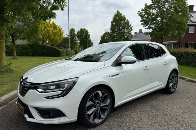 Renault Mégane (2018) thumbnail 1