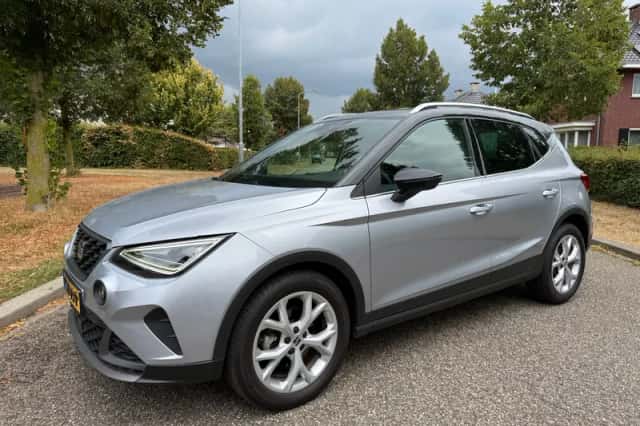 SEAT Arona (2023) thumbnail 1
