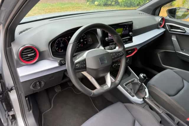 SEAT Arona (2023) thumbnail 6