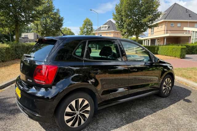 Volkswagen Polo (2015) thumbnail 3
