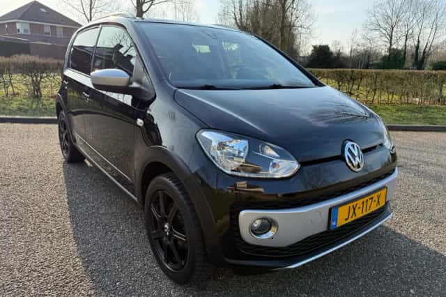 Volkswagen Up! (2015) thumbnail 2