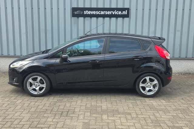 Ford Fiesta (2016) thumbnail 2