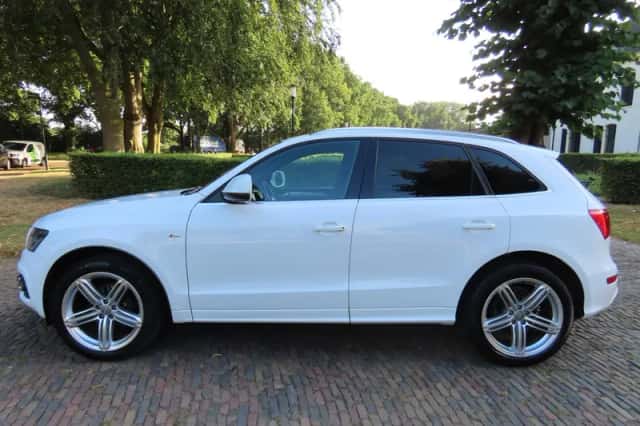 Audi Q5 (2010) thumbnail 3