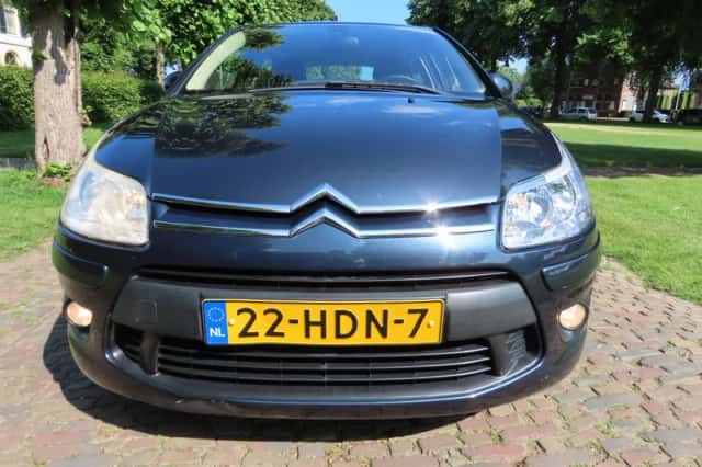Citroën C4 (2008) thumbnail 3