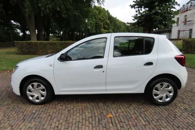 Dacia Sandero (2027) thumbnail 3