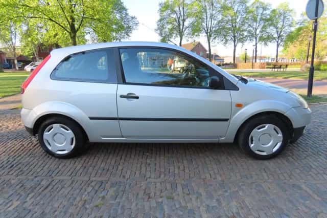 Ford Fiesta (2004) thumbnail 3