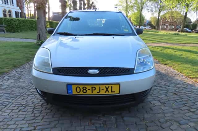 Ford Fiesta (2004) thumbnail 4