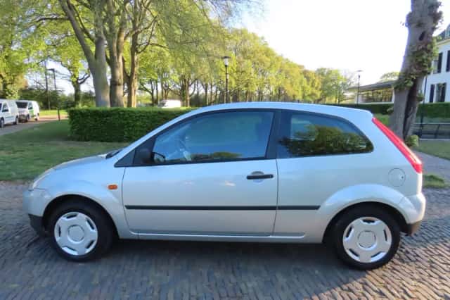 Ford Fiesta (2004) thumbnail 5