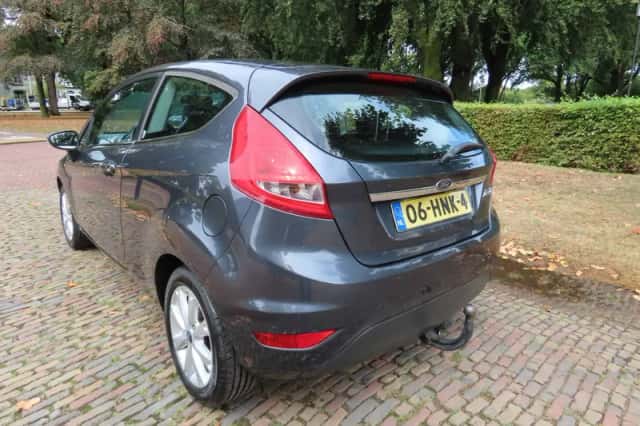 Ford Fiesta (2009) thumbnail 5