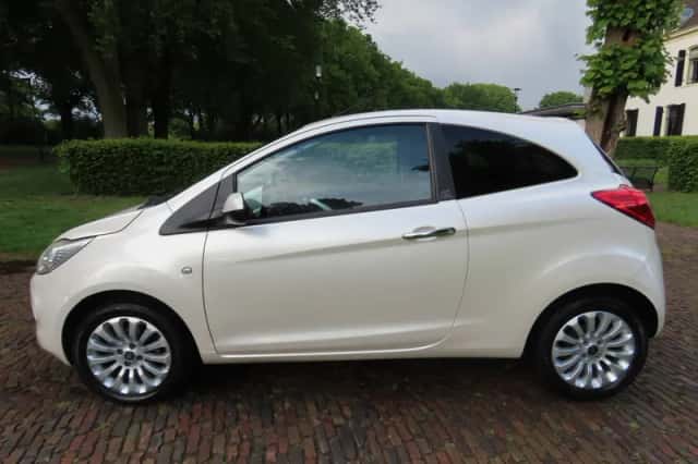 Ford Ka (2010) thumbnail 3