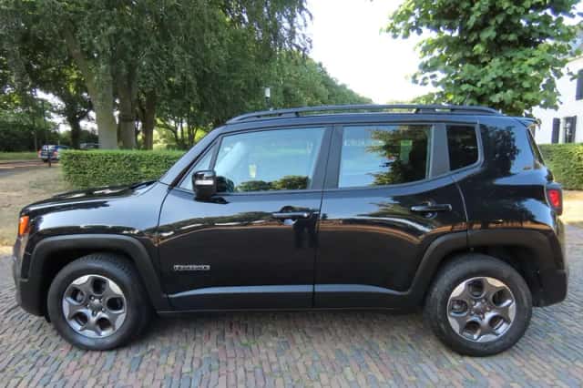 Jeep Renegade (2017) thumbnail 3