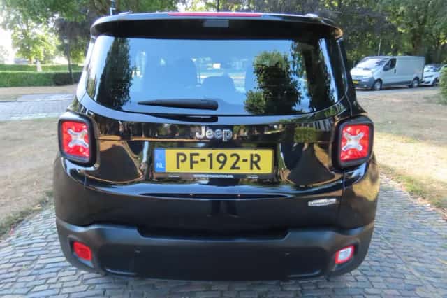 Jeep Renegade (2017) thumbnail 6