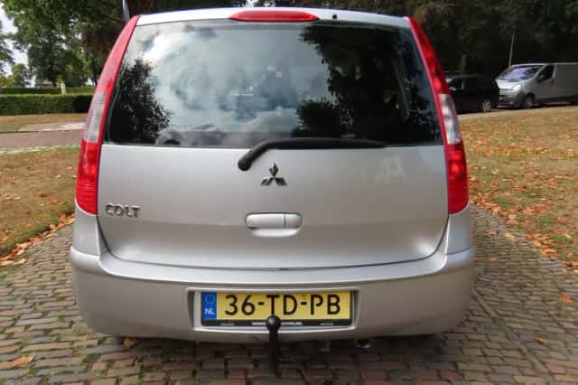 Mitsubishi Colt (2006) thumbnail 6