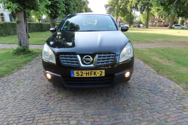 Nissan Qashqai (2008) thumbnail 3