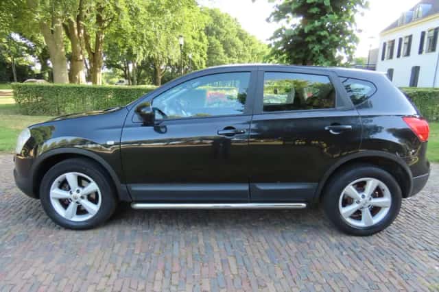 Nissan Qashqai (2008) thumbnail 4