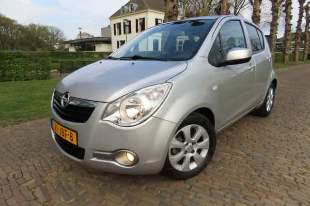 Opel Agila (2009) thumbnail 2