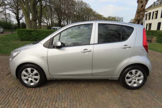 Opel Agila (2009) thumbnail 3