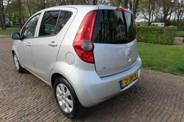 Opel Agila (2009) thumbnail 5