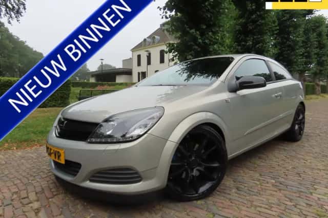 Opel Astra (2005) thumbnail 2