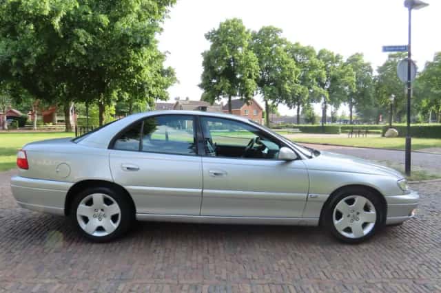 Opel Omega (2003) thumbnail 4
