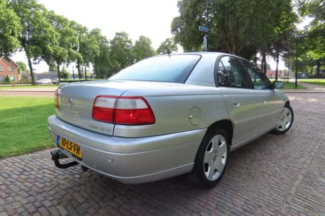 Opel Omega (2003) thumbnail 5