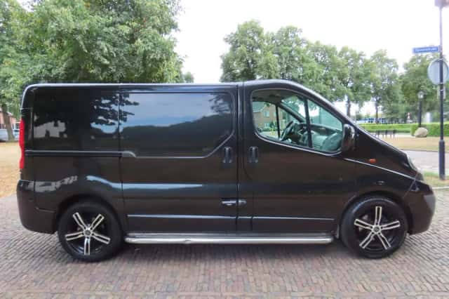Opel Vivaro (2009) thumbnail 4