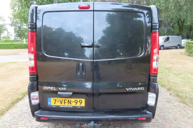 Opel Vivaro (2009) thumbnail 6