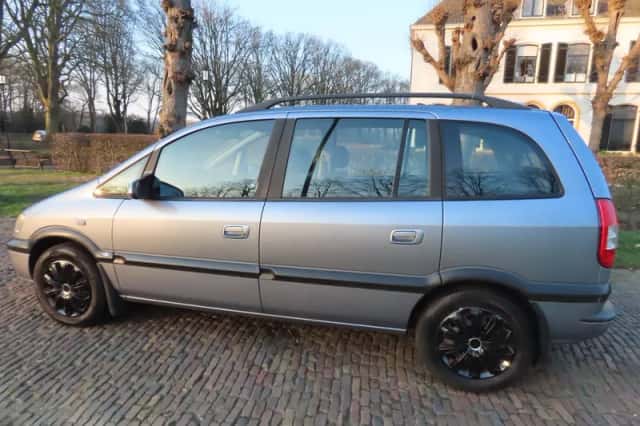 Opel Zafira (2027) thumbnail 3