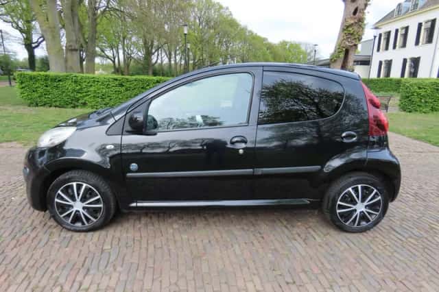 Peugeot 107 (2012) thumbnail 3