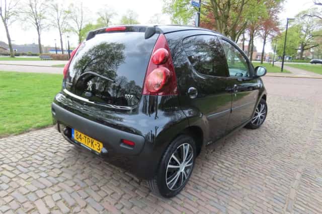 Peugeot 107 (2012) thumbnail 5