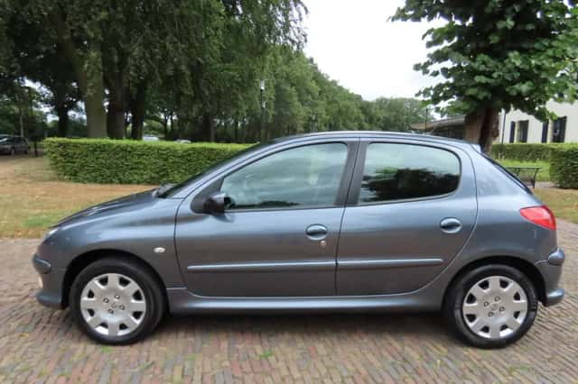Peugeot 206 (2027) thumbnail 3