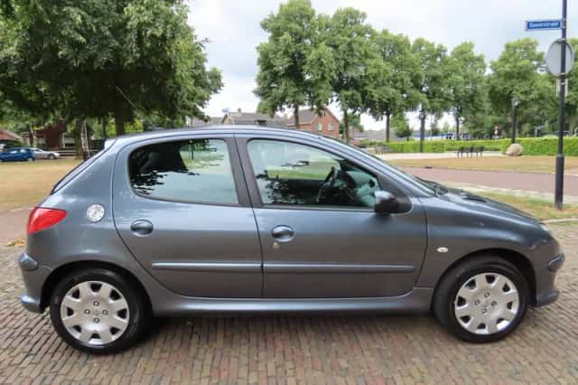 Peugeot 206 (2027) thumbnail 4