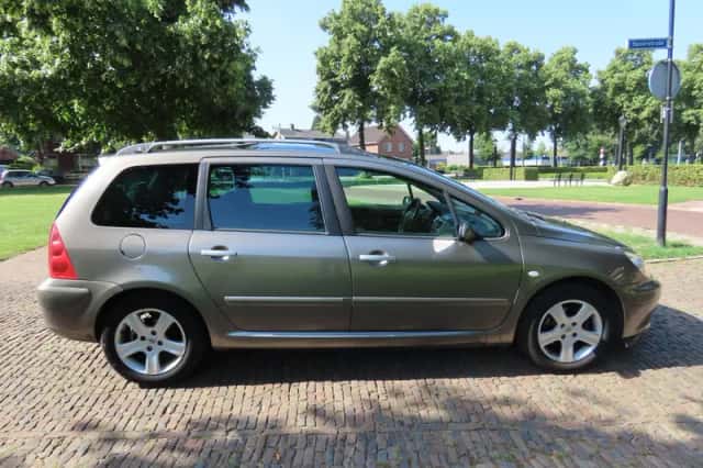 Peugeot 307 (2004) thumbnail 4