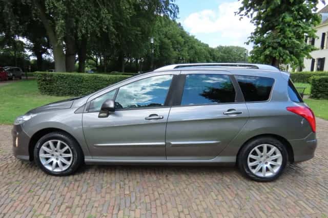 Peugeot 308 (2008) thumbnail 3