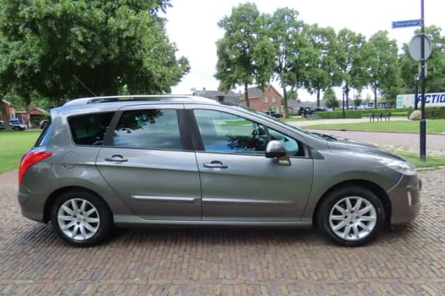 Peugeot 308 (2008) thumbnail 4