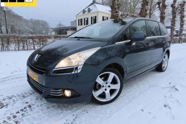 Peugeot 5008 (2012) thumbnail 1