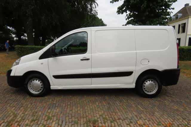 Peugeot Expert (2010) thumbnail 3