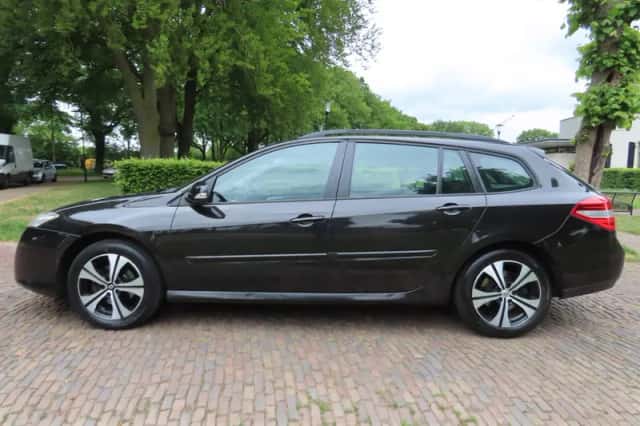 Renault Laguna (2027) thumbnail 3