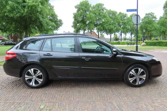 Renault Laguna (2027) thumbnail 4