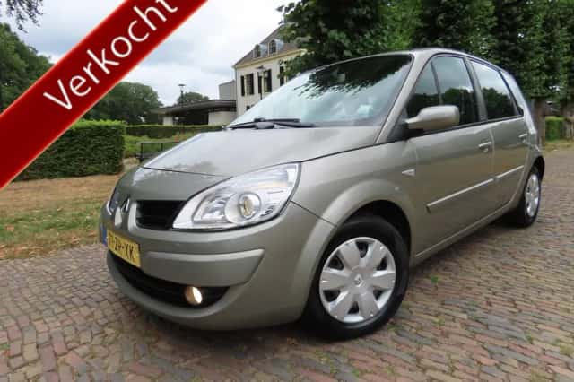 Renault Scénic (2008) thumbnail 2