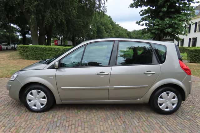 Renault Scénic (2008) thumbnail 3