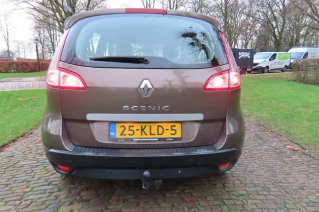 Renault Scénic (2010) thumbnail 6