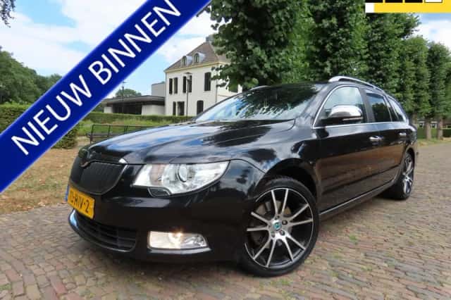 Škoda Superb (2011) thumbnail 1