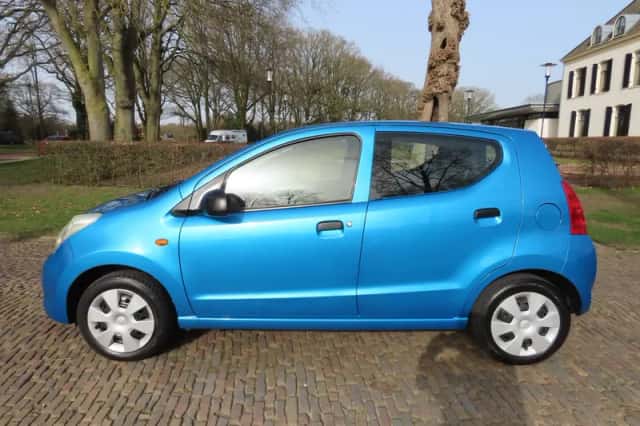 Suzuki Alto (2010) thumbnail 4
