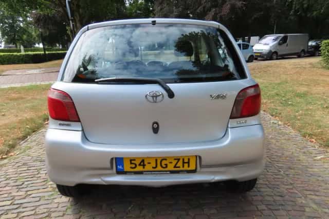 Toyota Yaris (2002) thumbnail 6