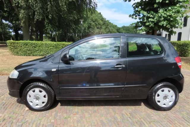 Volkswagen Fox (2007) thumbnail 3