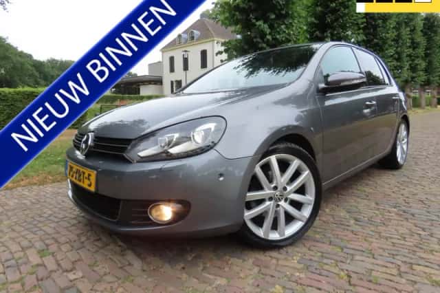 Volkswagen Golf (2012) thumbnail 2