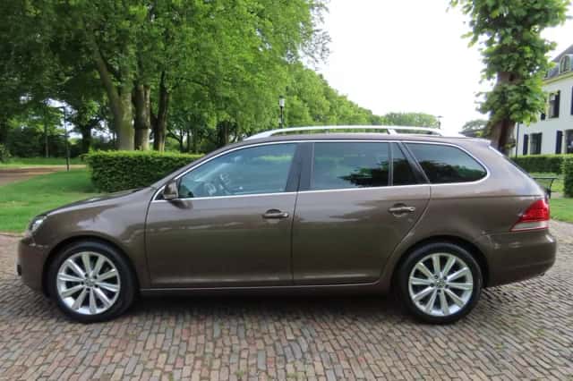 Volkswagen Golf (2027) thumbnail 3