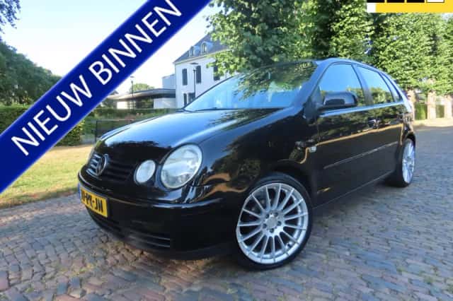 Volkswagen Polo (2004) thumbnail 2